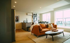 Chic Cozy Retreat - 2Br - Stunning North End Views