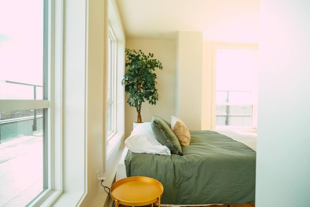 Chic Cozy Retreat - 2Br - Stunning North End Views Apartment Halifax Exterior photo